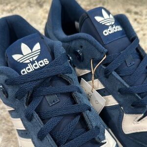 Adidas Originals NEW Suede Navy Blue/ White Sneakers Mens 9 With Box NEVER WORN